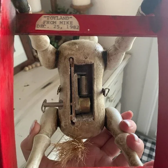 Vintage ‘79 ENESCO Christmas Wooden rocking horse music box - Picture 5 of 8